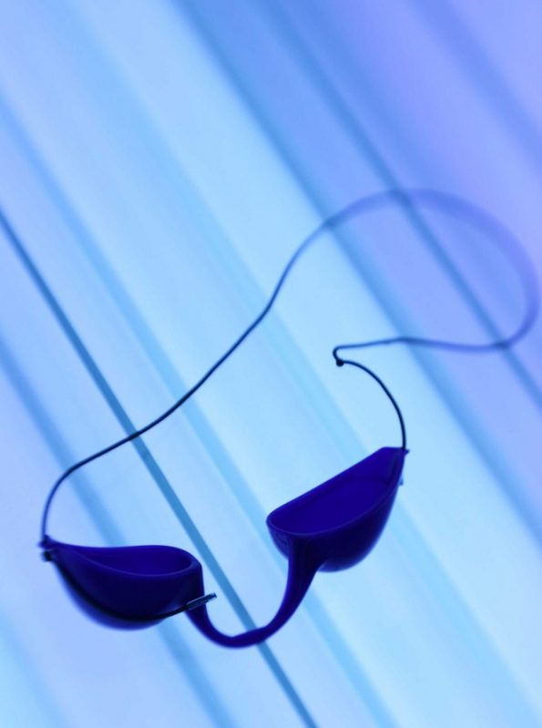 The dangers of the solarium1 خطرات سولاریوم