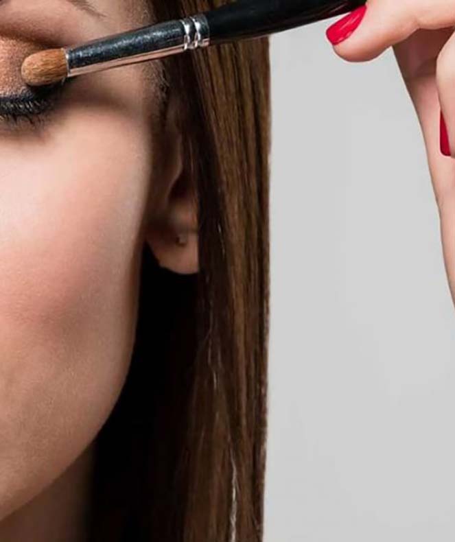 نحوه بکاربردن کانتورهای چشم برند کلارنس