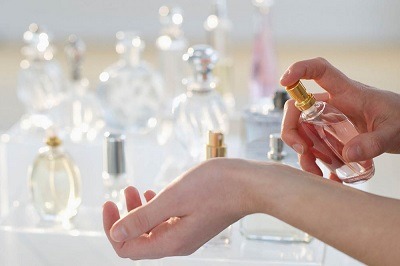 آروماتراپی یا عطر درمانی می تواند برای سلامتی ذهن و روح تان معجزه کند.