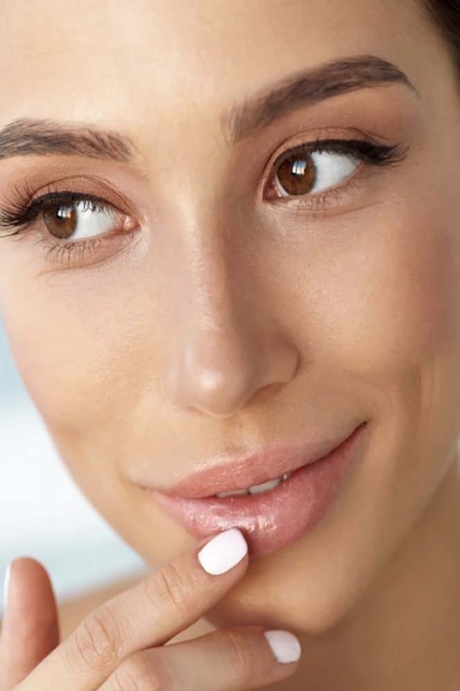 چطور از لب‌های خشکمان مراقبت کنیم؟