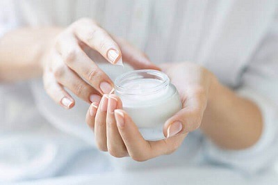 چگونه در تابستان میکاپ ضد تعریقی داشته باشیم.