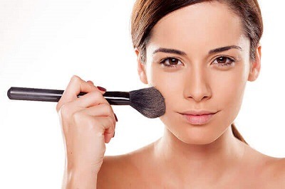 چگونه در تابستان میکاپ ضد تعریقی داشته باشیم.