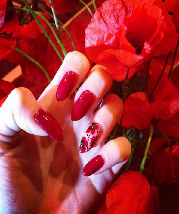 Red lacquer design for Yalda night17 لاک قرمز برای شب یلدا