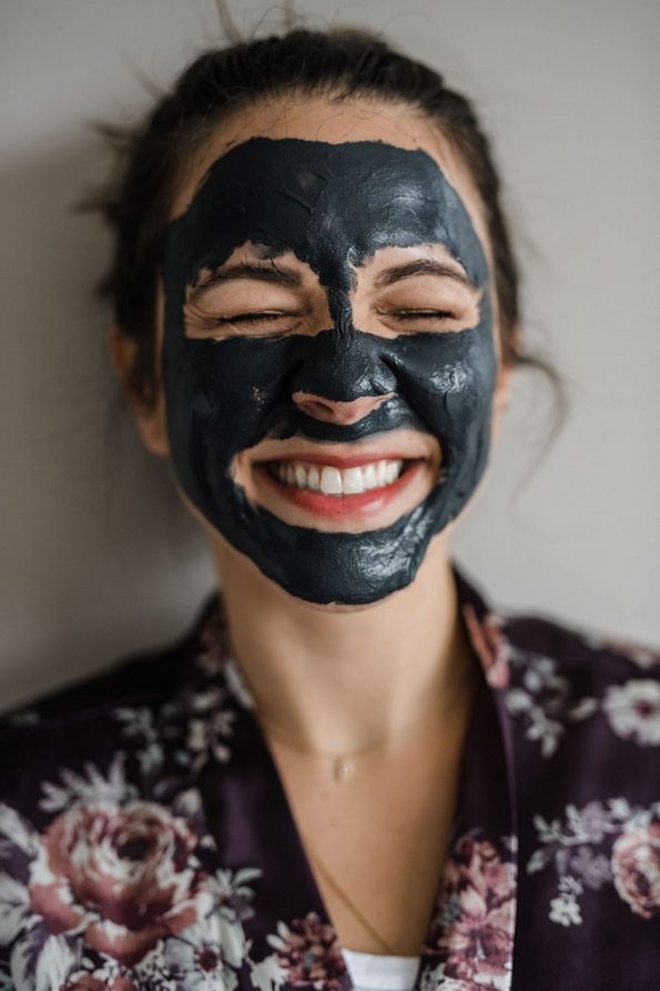 Benefits of charcoal masks فواید ماسکهای زغالی