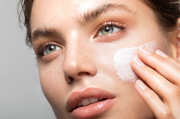  آیا در خانه نیز باید از SPF استفاده کنید