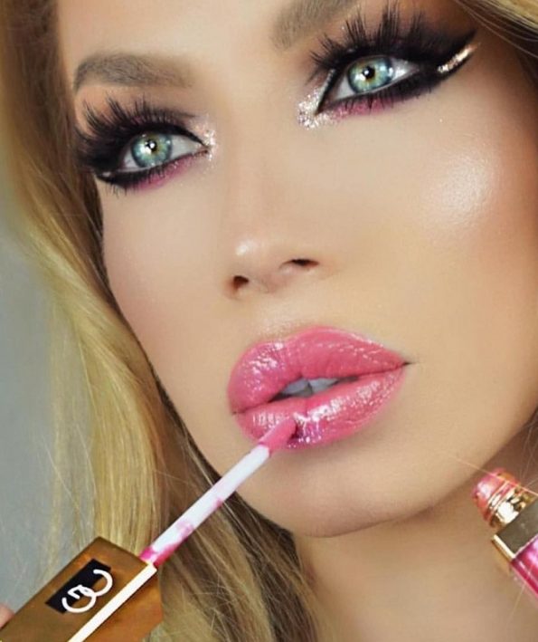 MAC works with Barbie for Lipstick Production Line1 همکاری MAC با Barbie برای خط تولید رژلب