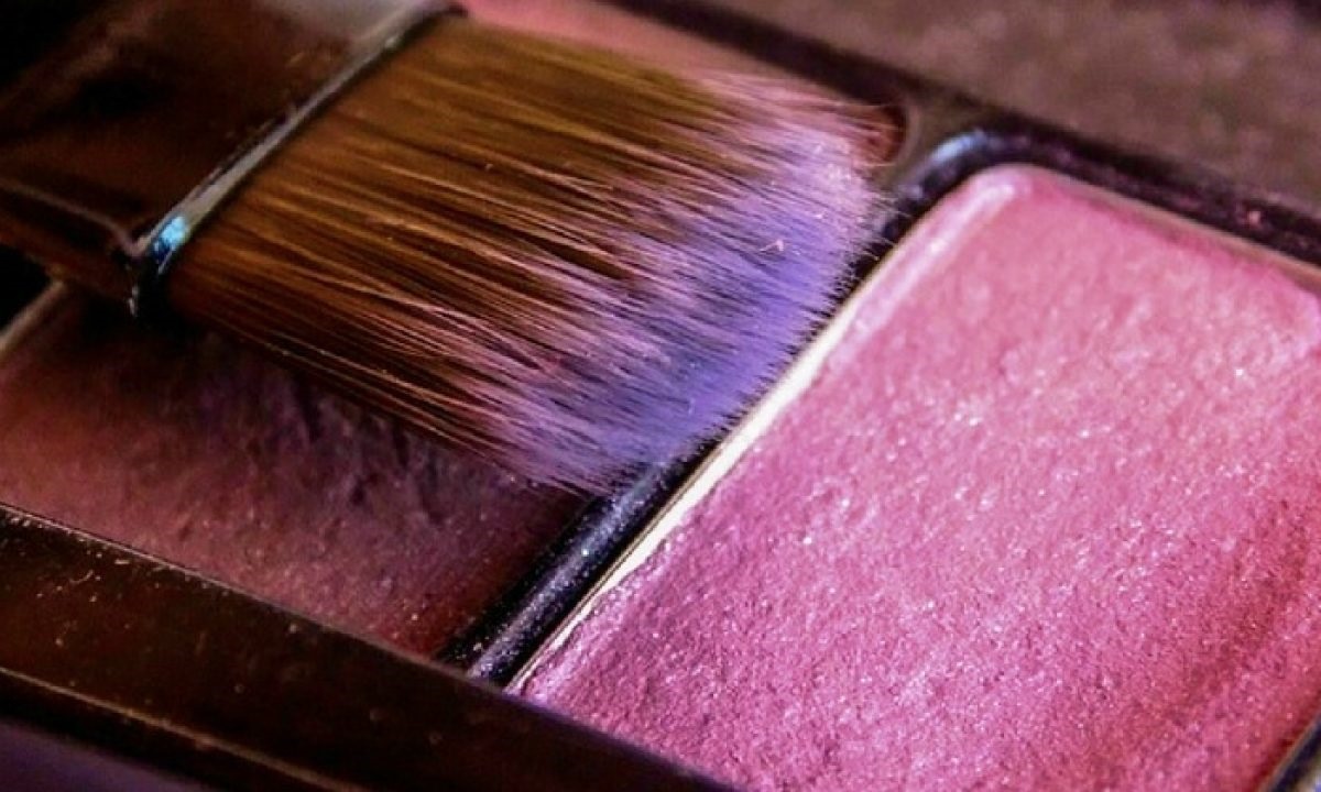 انتخاب رژگونه مناسب