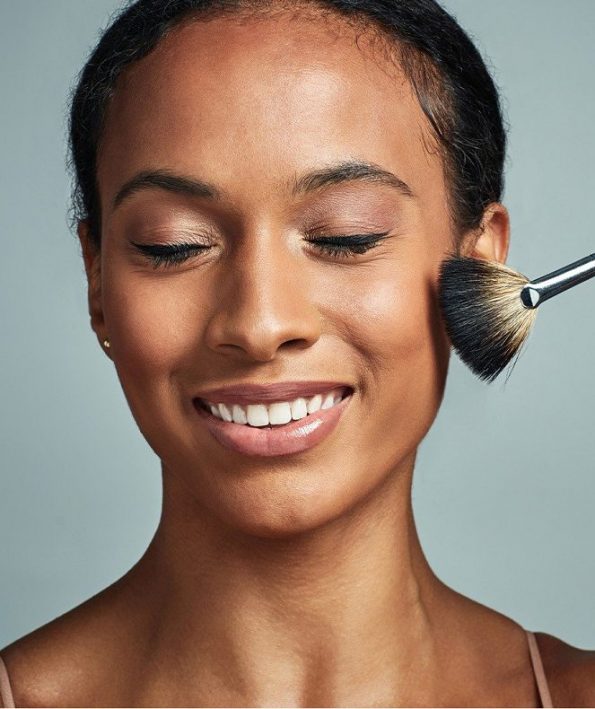 How to choose your powder cream based on your skin characteristics کرم پودر خود را چگونه بر اساس مشخصات پوست خود انتخاب کنید