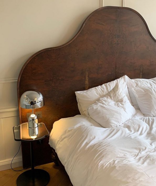 Stay in bed more during the day3 درطول روز بیشتر در تخت خواب باشید
