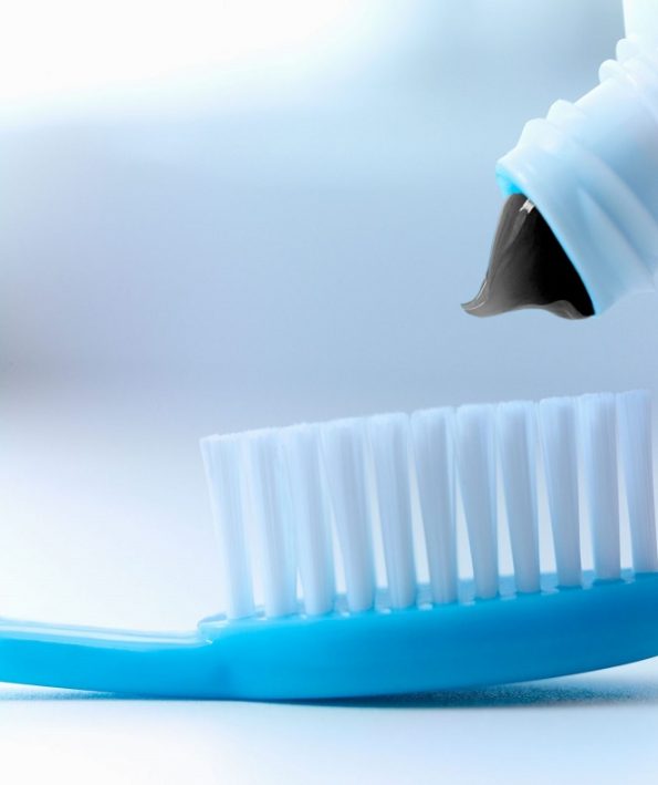 Charcoal toothpaste and whitening your teeth5 خمیر دندان زغالی و سفید شدن دندانهایتان
