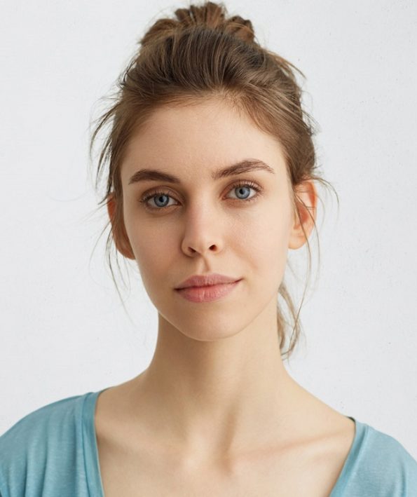 How to use Clarence neck extra firming cream چگونه از کرم اکسترا فیرمینگ گردن کلارنس استفاده کنیم
