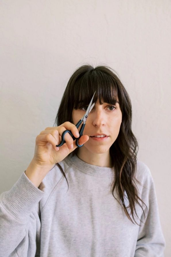 How to trim your hair at home چطور موخوره های خودرا درخانه کوتاه کنید