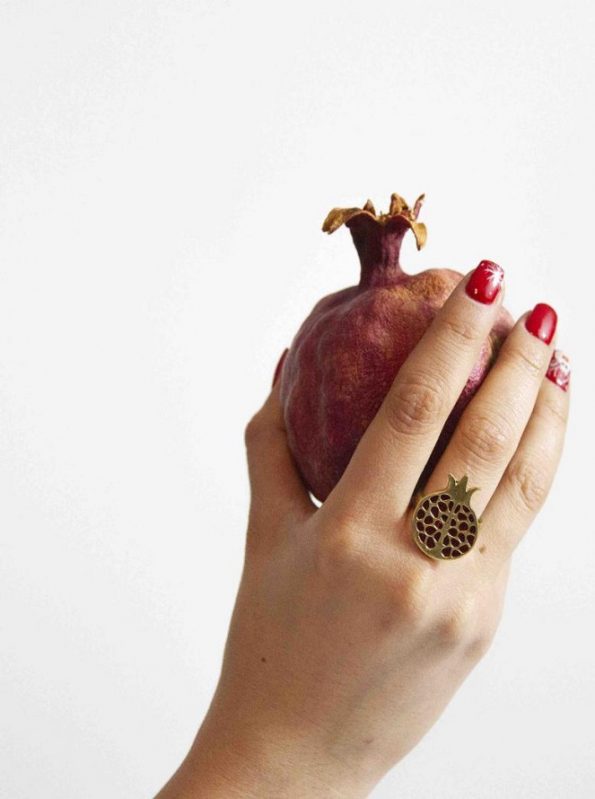 Suitable nail design for Yalda night دیزاین ناخن مناسب شب یلدا