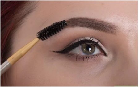 نحوه آرایش چشم برای پوست روشن