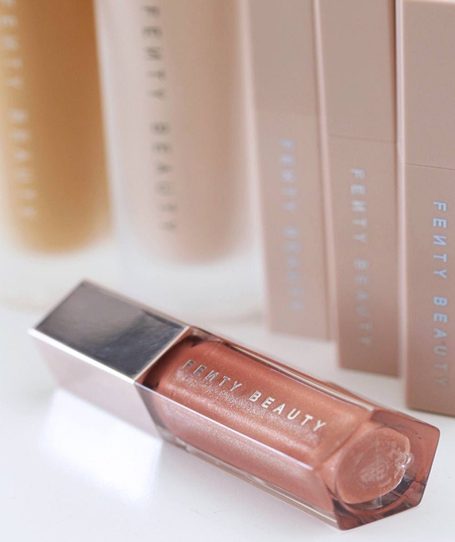 همه چیز درباره ی برق لب Rihanna Gloss Bomb