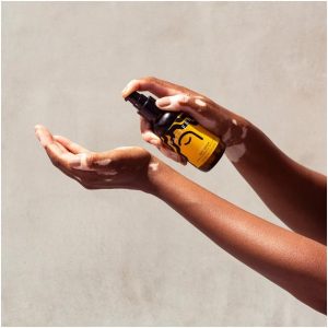 چگونه موهای خود در هفت مرحله فنری کنید