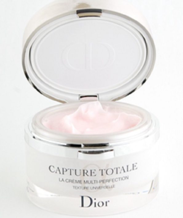 Capture youth, a product from Dior تسخیر جوانی محصولی از دیور