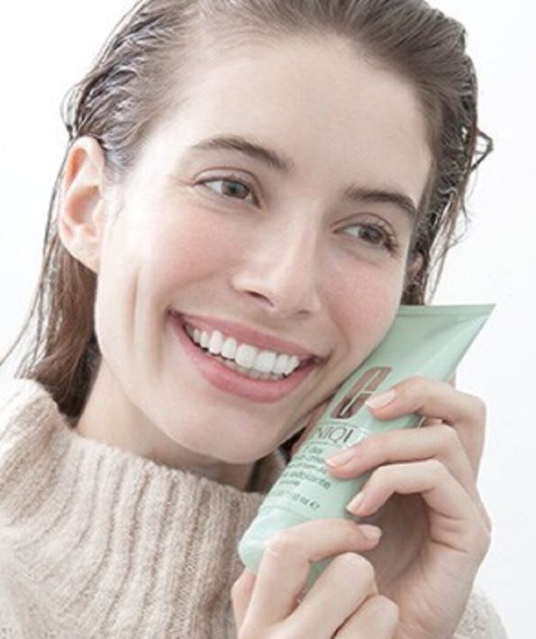 7-day Deep Pour Clinic scrub اسکراب ۷ روزه ی دیپ پور کلینیک