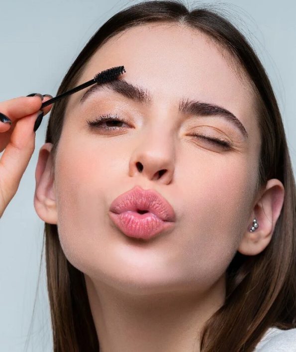 Everything about eyebrow dandruff 3 همه چیز راجع به شوره ابرو