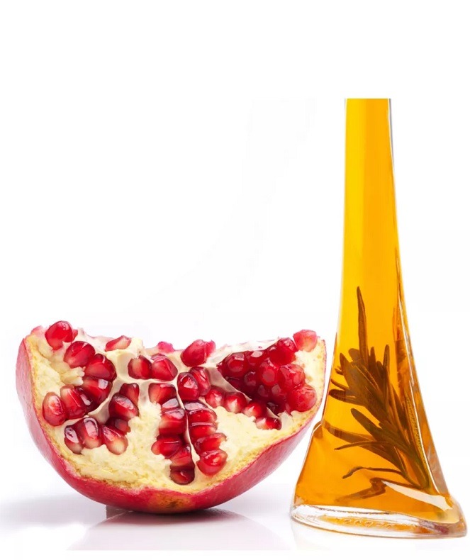روغن هسته انار به موها نیز کمک می‌ کند