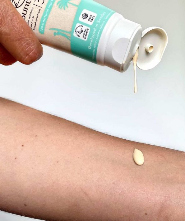 Let's know the best sunscreens for the body 7 بهترین ضد آفتاب های بدن را بشناسیم