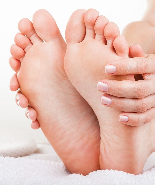 همه چیز درباره ی لایه برداری پاها