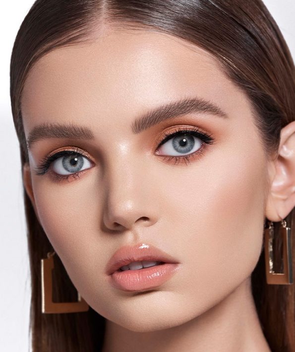 Freshness and freshness of the skin and durability of makeup with mist and toner.jpg 2 شادابی و طراوت پوست و ماندگاری آرایش با میست و تونر