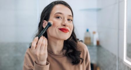نحوه آماده کردن پوست خود  برای رژگونه مایع