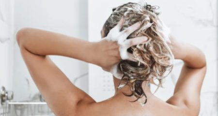 نحوه استفاده از روغن آووکادو برای لطافت مو