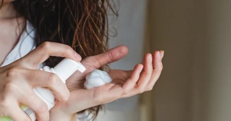 نرم کننده بدون نیاز به شستشو چه کاری برای موهای شما می کند 
