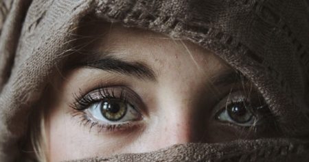 چرا روتین مراقبت از پوست شما برای هوای سرد باید به روز شود