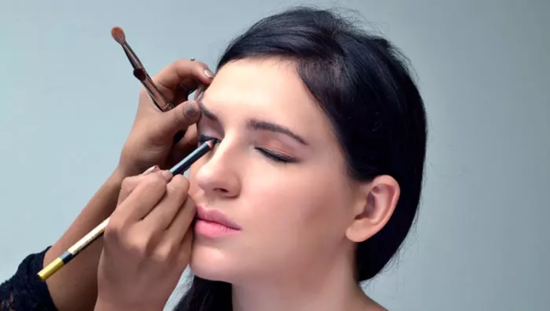 آرایش چشم دخترانه تصویر